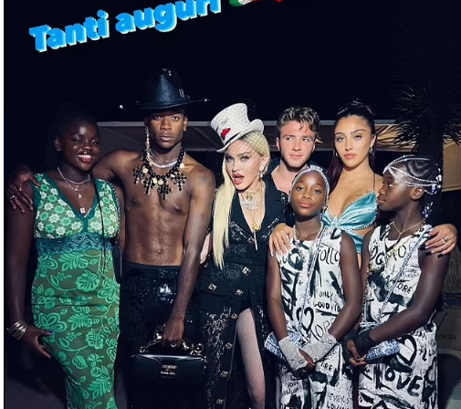The Thanksgiving celebration at Madonna's house went off with a bang. On this day, all the children of the star were next to her.