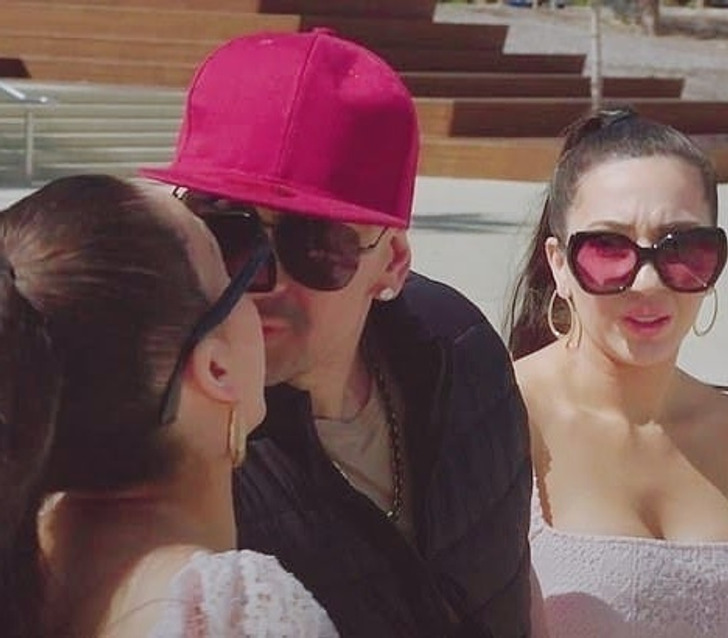 These girls are indistinguishable! Sisters meet the same man and are going to start a family