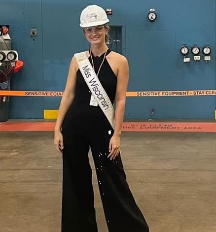 Now no one needs beauty without a mind. This nuc lear engineer proves it: the new Miss America