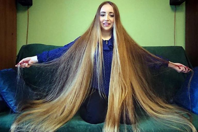 This Polish girl hasn't brought scissors to her head since she was born. This is what her hair looks like now