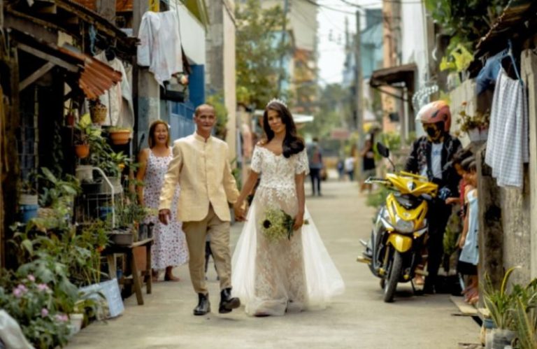 They lived on the street for many years, until the kind townspeople organized a wedding celebration for them