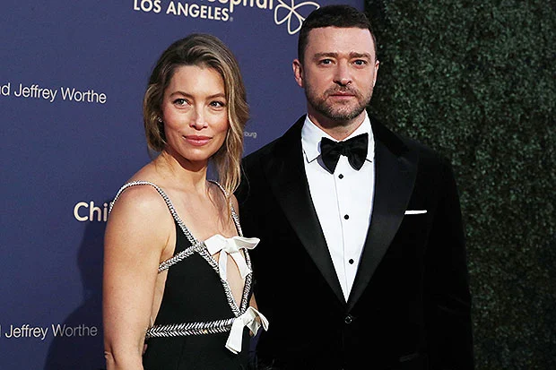 That's why Justin is head over heels in love with her! Jess is stunning in this black dress