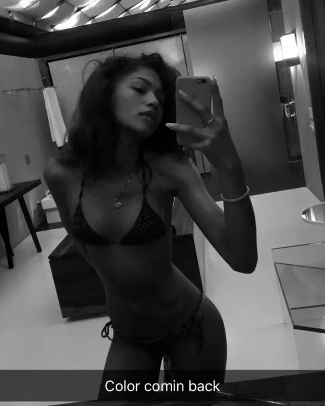 Zendaya can be admired for a long time. Especially when she's sunbathing in a mini bikini like this