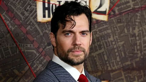 Henry did not hide, after which they decided to deprive him of the red cape