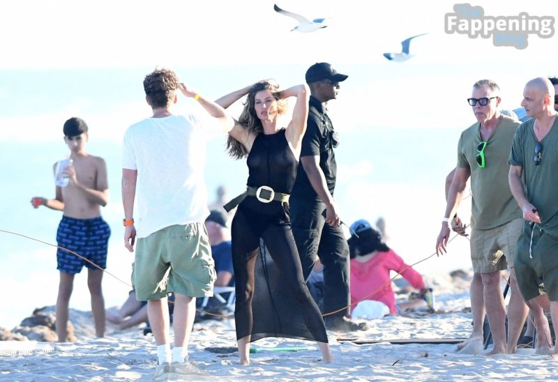 Gisele lօօks like a mеrmаid in this nакеd drеss on the осеаn