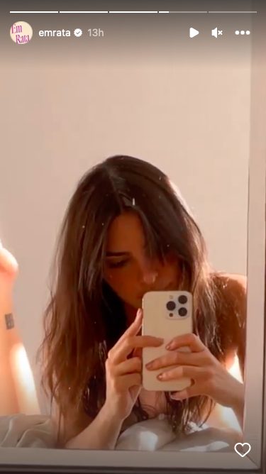 Emily is not shy about anything. The beauty սndressed completely and starred in her warm bed