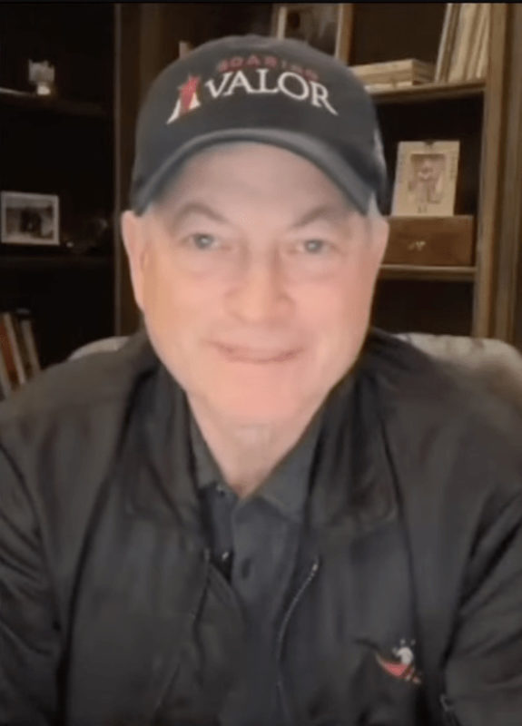 Gary Sinise assists at the 105th anniversary celebration of the oldest survivor of Pearl Harbor