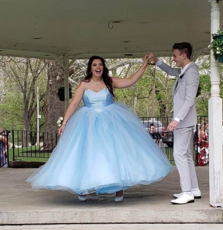 This graduate made his own dress for his girlfriend, who couldn't afford to buy an outfit