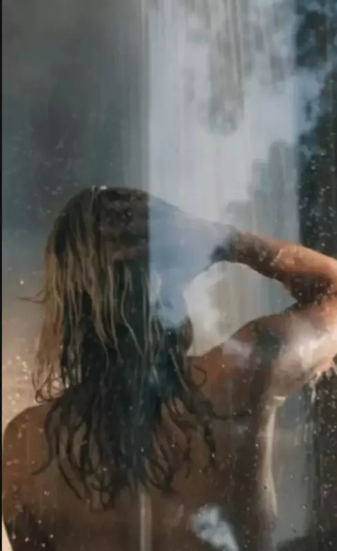 Miley grabs the public's attention after taking a nսde shower shoot
