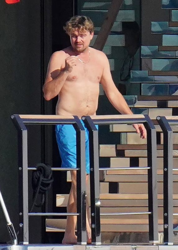 Leo DiCaprio enjoys being single on a yacht with many women and proudly showing off his body