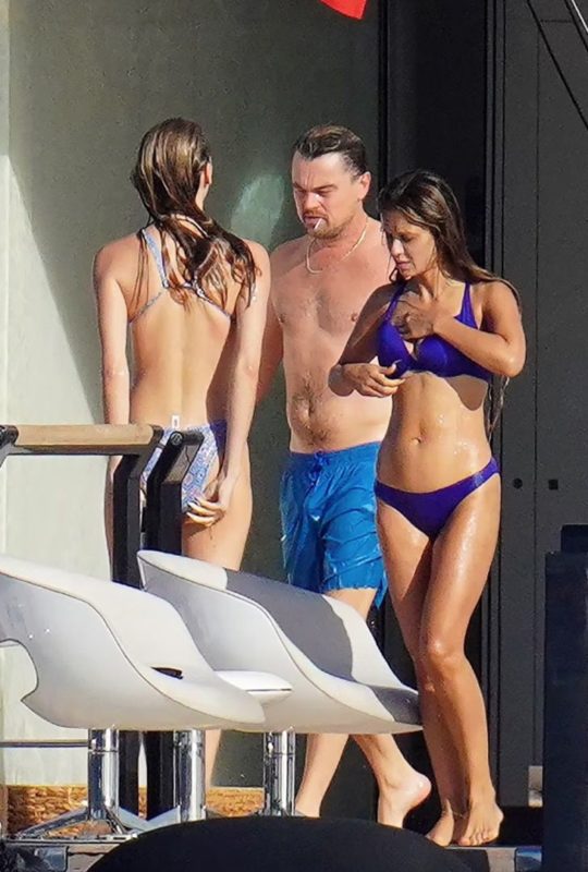 Leo DiCaprio enjoys being single on a yacht with many women and proudly showing off his body