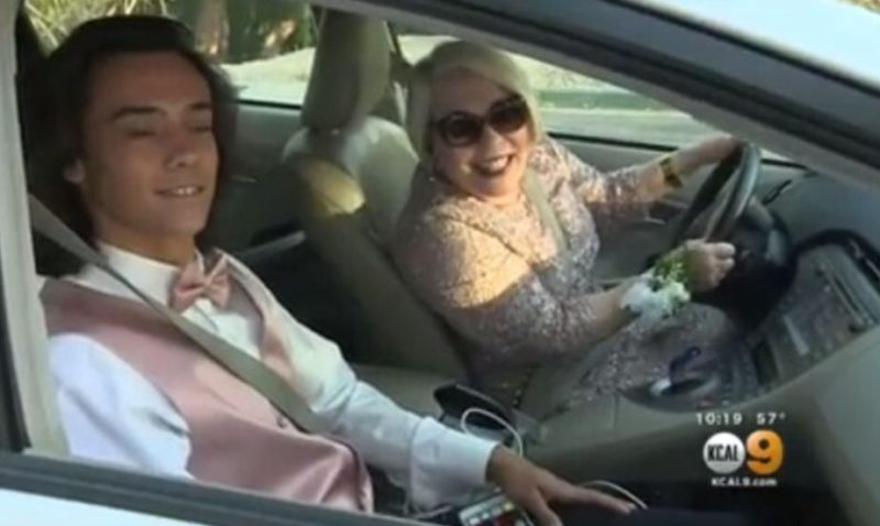 This guy invited not a girlfriend to his graduation, but his grandmother. That's why