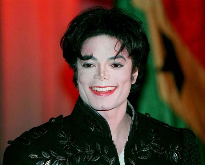 Eyewitnesses remember what Michael looked like without a false nose