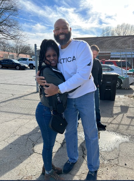 Young woman meets the firefighters who helped deliver her Before 22 years