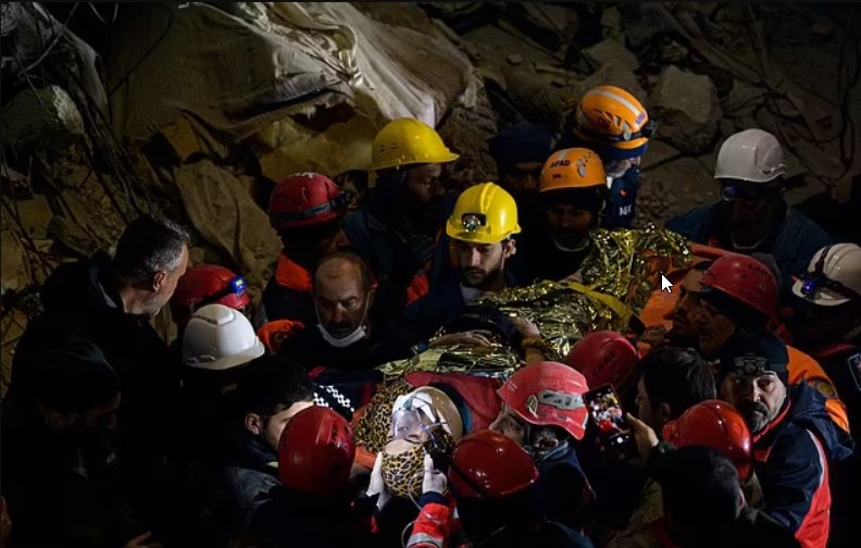 9 days without hope for life! This woman with children was rescսed from the rubble