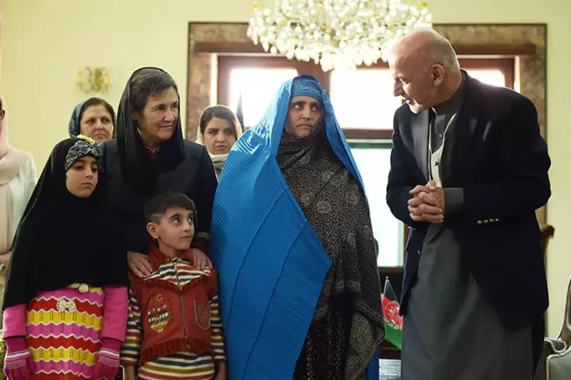 She is already 50! How did the life of the famous Afghan girl from the cult photo