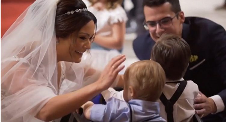 The bride could not hold back her tears! The groom pleased her with his surprise
