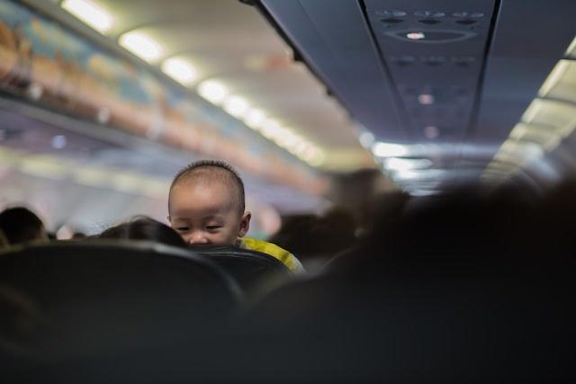 Alone at home! The child was left at the airport. Parents flew away
