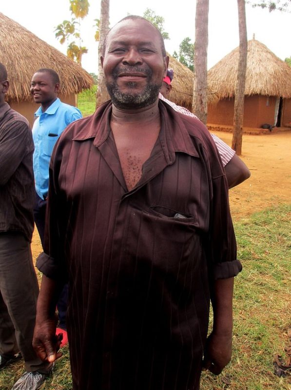 He's had enough! This man, who has 12 wives, more than a hundred children and more than 500 grandchildren, does not want to have any more heirs