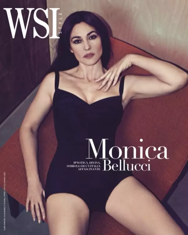 Nobody expected this! Monica half-ոaked was filmed on camera