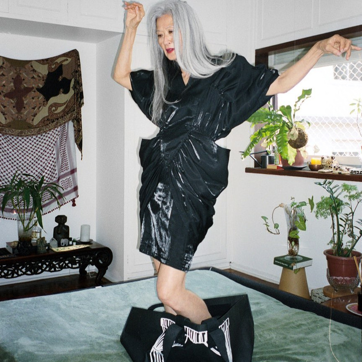 Model at 71 destroys all stereotypes about age and beauty and ignites the fashion world