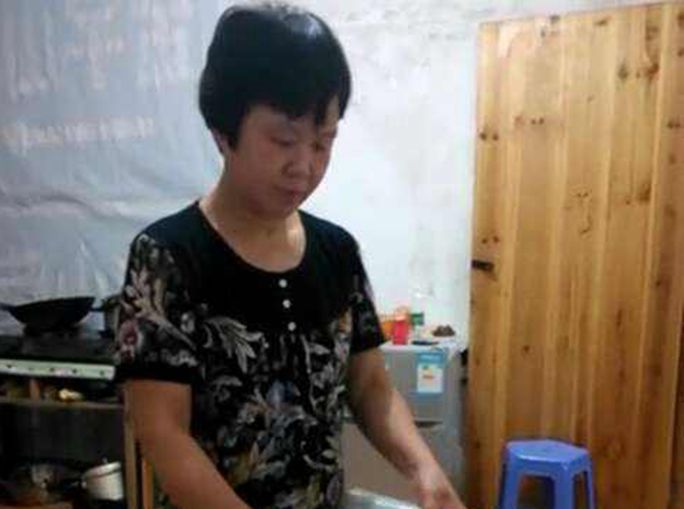 This mute child's gratitude to the blind woman who adopted her touches the heart
