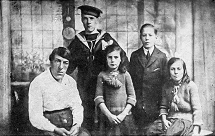 The story of the ugliest woman who did everything so that her children would not starve
