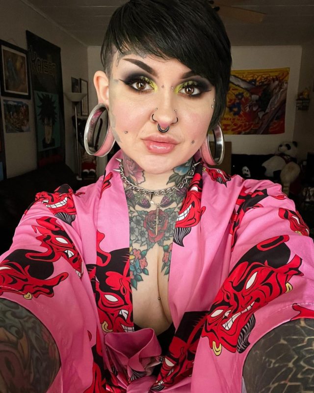 I was bullied! what a woman with the largest earlobes looks like, the sight is not for the faint of heart