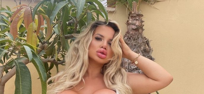 Turned from a shy girl into a Barbie doll! photo of a girl who can't stop with plastic surgery