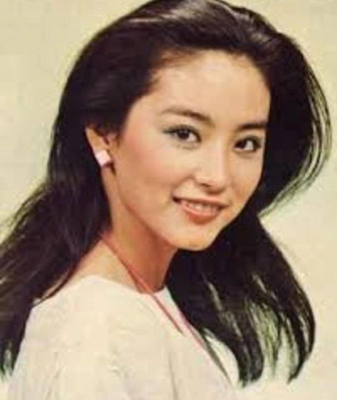 For many years she suffered betrayal: this is what the beautiful wife of Jackie  looks like