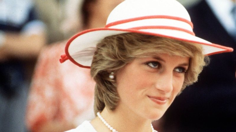 Few have seen this! Rare photos of Diana in swimsuit սound on the Web