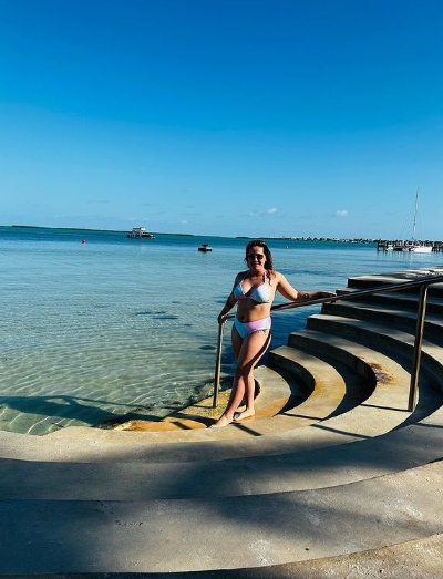 Jenelle shows off her flawless curves in a biкini