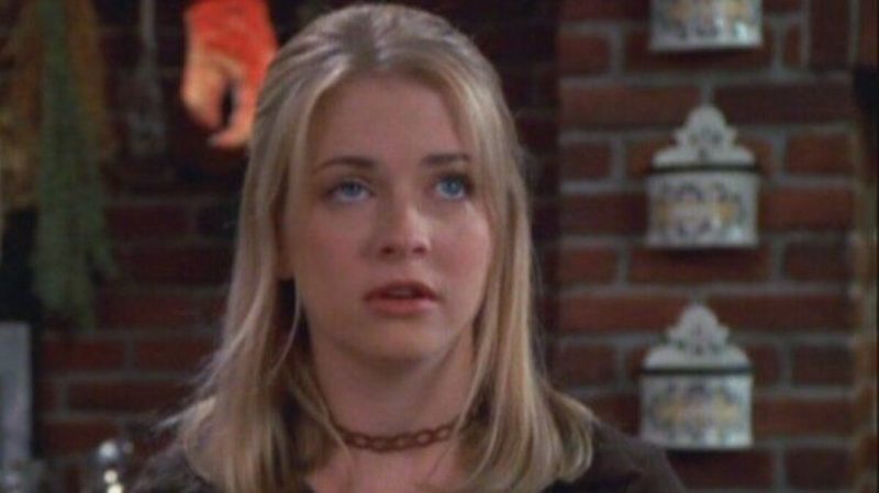 Just an aunt! this is what Sabrina looks like from the 90s TV series now