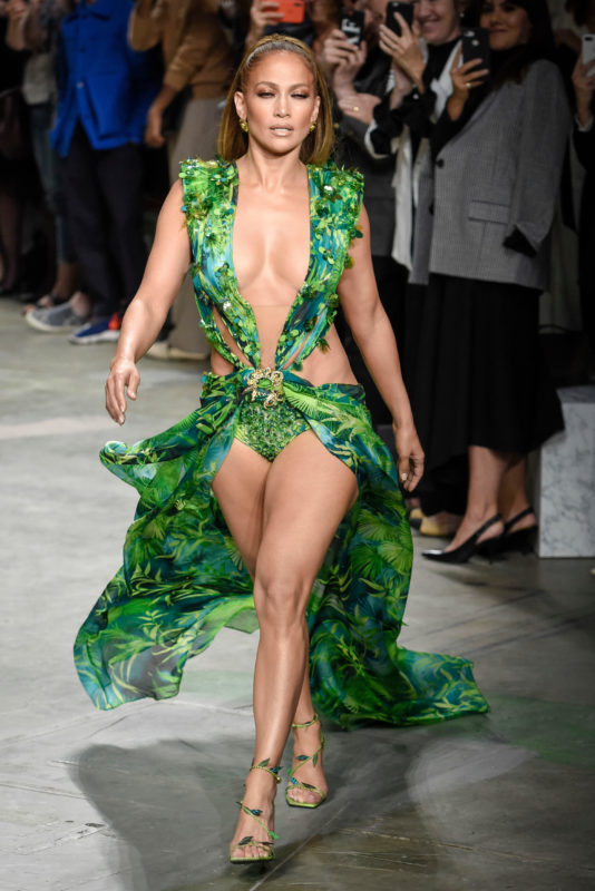 Amazon on the hunt: fans chose Jenn's most revealing outfit