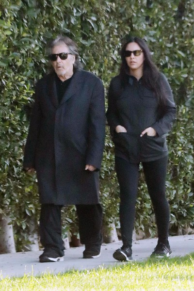 82 yearold Al Pacino was filmed walking with a 29 yearold lover! these pics are creepy