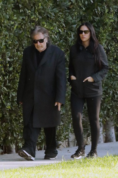 82 yearold Al Pacino was filmed walking with a 29 yearold lover! these pics are creepy