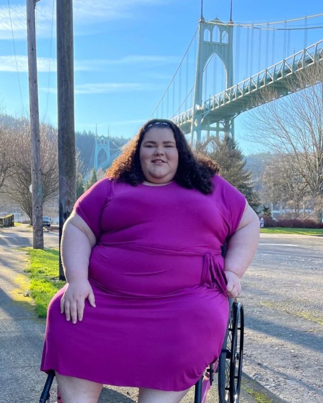What does a real XXXXXL girl look like? Photos that will blow your mind