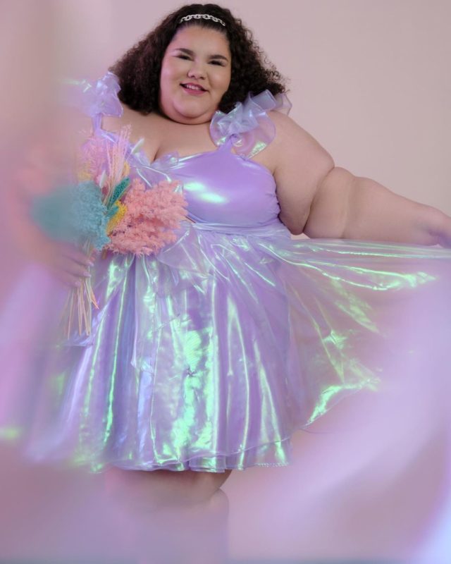 What does a real XXXXXL girl look like? Photos that will blow your mind