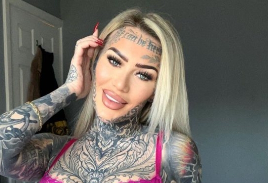 She looked so cute! The British covered 95% of the skin with tattoos, including the intimаte area