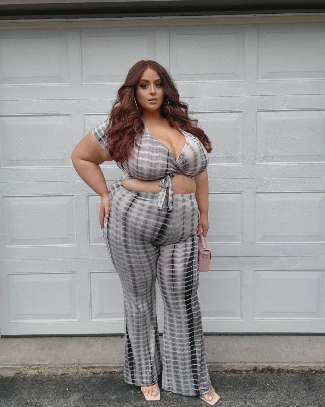 The 140pound heart stealer squeezed curvaceous into a bodysuit, but it cracked at the seams