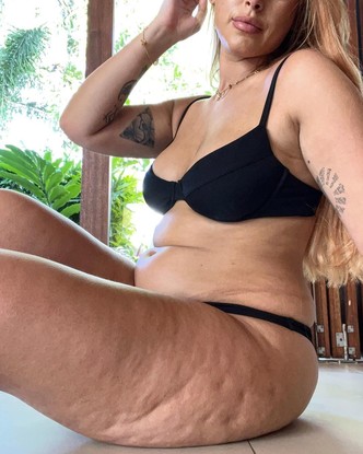 Photo of a plumper who is not shy about showing off her impressive cellulite