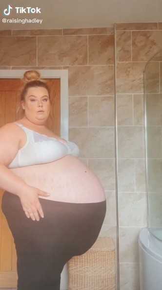 Pregnant woman with twins turned into a huge ball