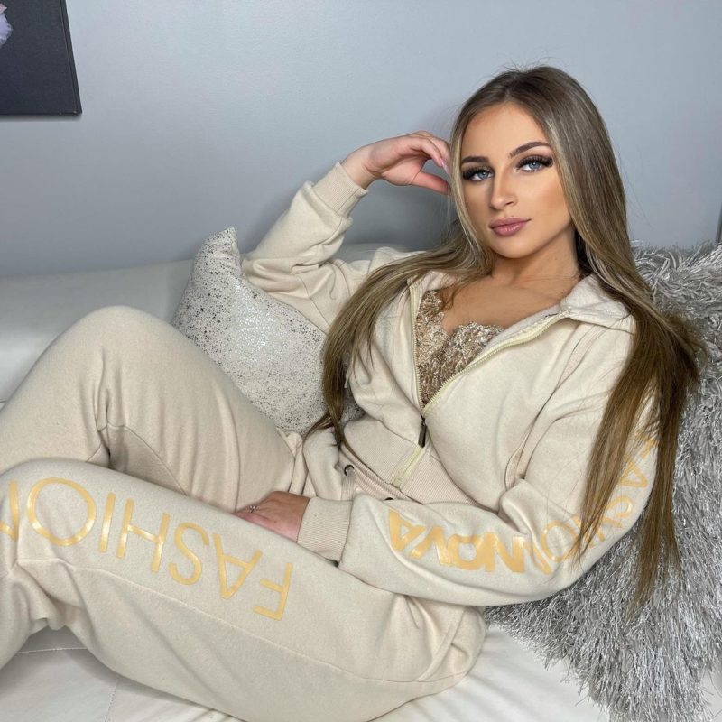 I'm like a normal teenager! 7 photos of a 15 yearold selfmade millionaire