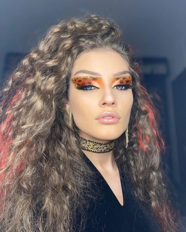 From a gray mouse to a beauty queen! Photo of a beauty blogger who became simply unrecognizable