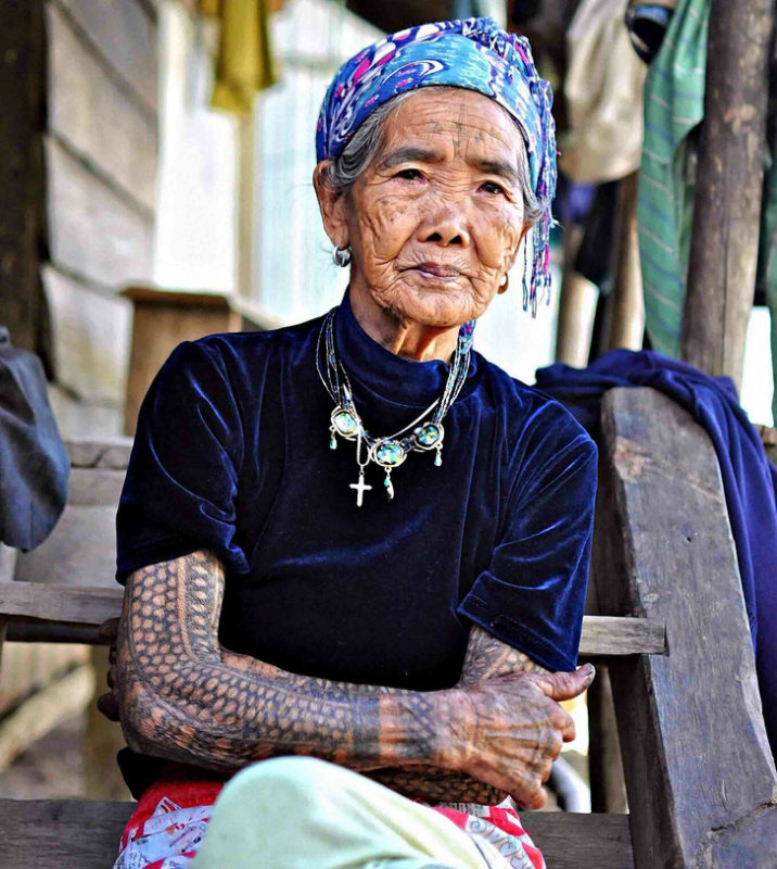 She is 106 and her whole body is in tattoos! This model surprises us with its vitality