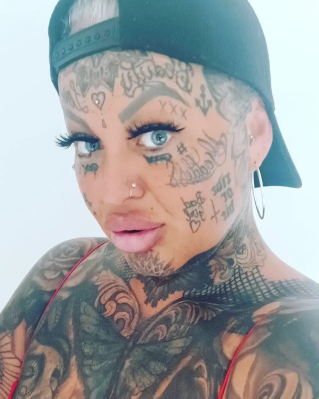 Tattoo mom proved in one video that appearance has nothing to do with raising children