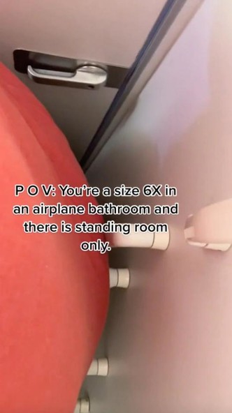 Redeems two seats and barely goes to the restroom: how a 200-kilogram girl has to fly