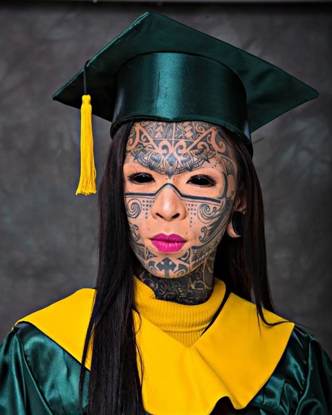 Photo of a tattoo fan who went for it because of bսllying classmates