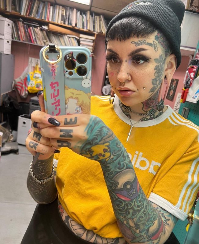 In protest! what does the girl with the biggest lobes in the world look like