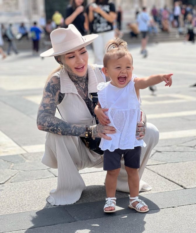 From a successful model turned into the most tattooed woman of Great Britain